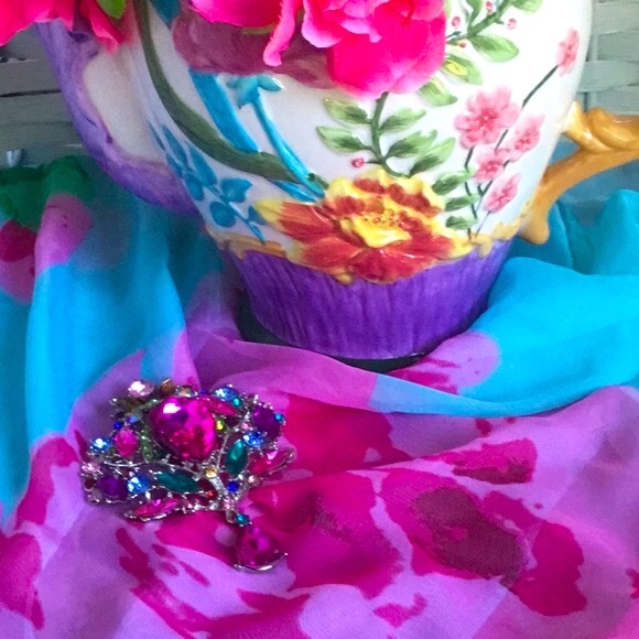 💖See New Listing💖   💙💜 Blue Purple Pink Rhinestone Brooch Pin   🌸NEW 🌸  💜 - Picture 8 of 16